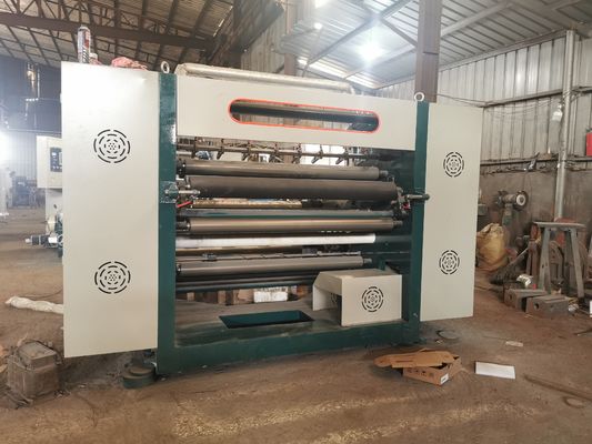 200 m / min Niet-geweven weefsel snijmachine bedekt papier Niet-geweven snijmachine 600 mm