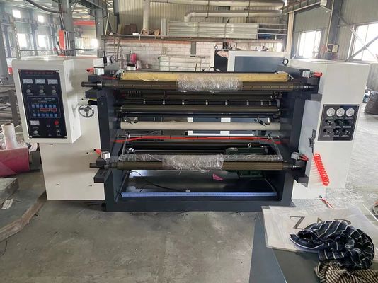 1300 Automatische breedverticale snijmachine Papier snijden en terugspoelen Machine voor filmcoating