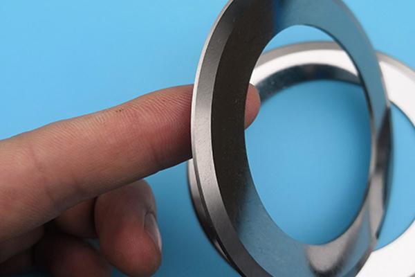 Ronde hoge precisie roterende snijblad Pvc-randblad Roterende messen snijmachine Papierpijp Kleefband snijmachine blad 4